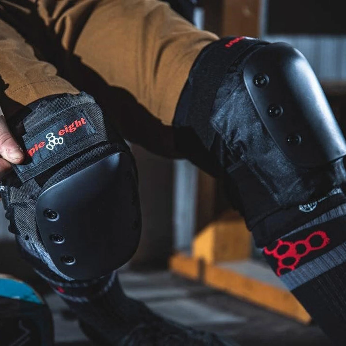 Triple Eight KP Pro Knee Pads - Black - Image 4